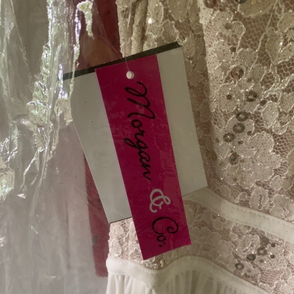 Ivory party/wedding dress with sequence - Picture 2 of 4